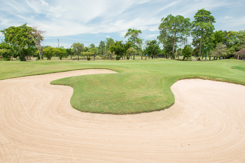 LCC_Rock Course Hole 4 (Par 4) Greenside Bunker_2.jpg