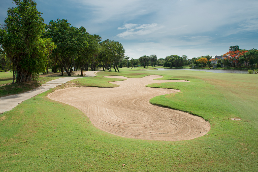 LCC_Rock Course Hole 9 (Par 4) Fairway Bunker.jpg