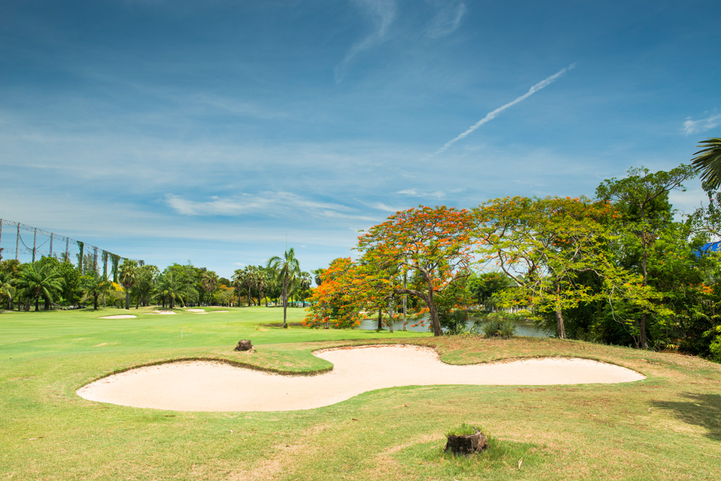 LCC_Lake Course Hole 9 (Par 4) Fairway Bunker_2.jpg