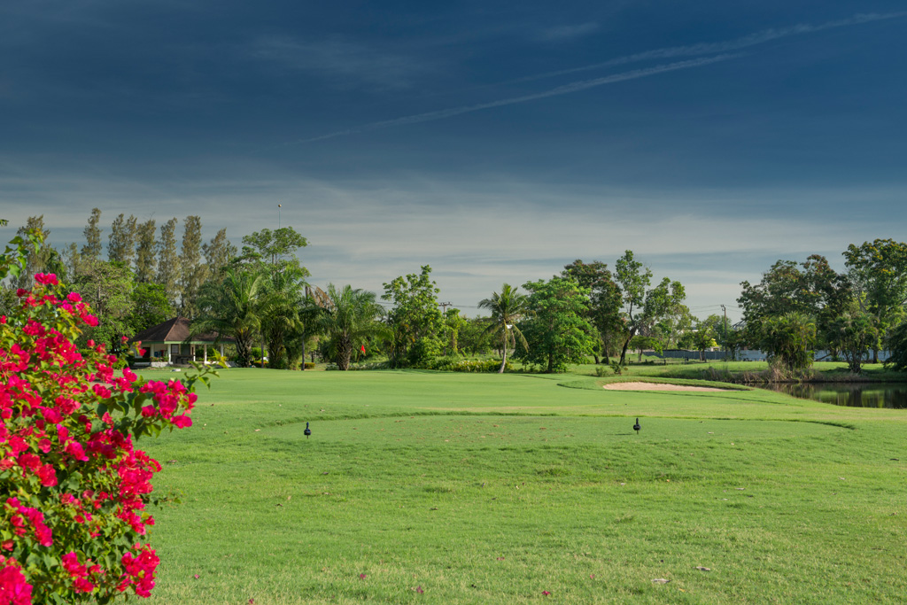LCC_Wood Course Hole 4 (Par 3) Drop Area.jpg
