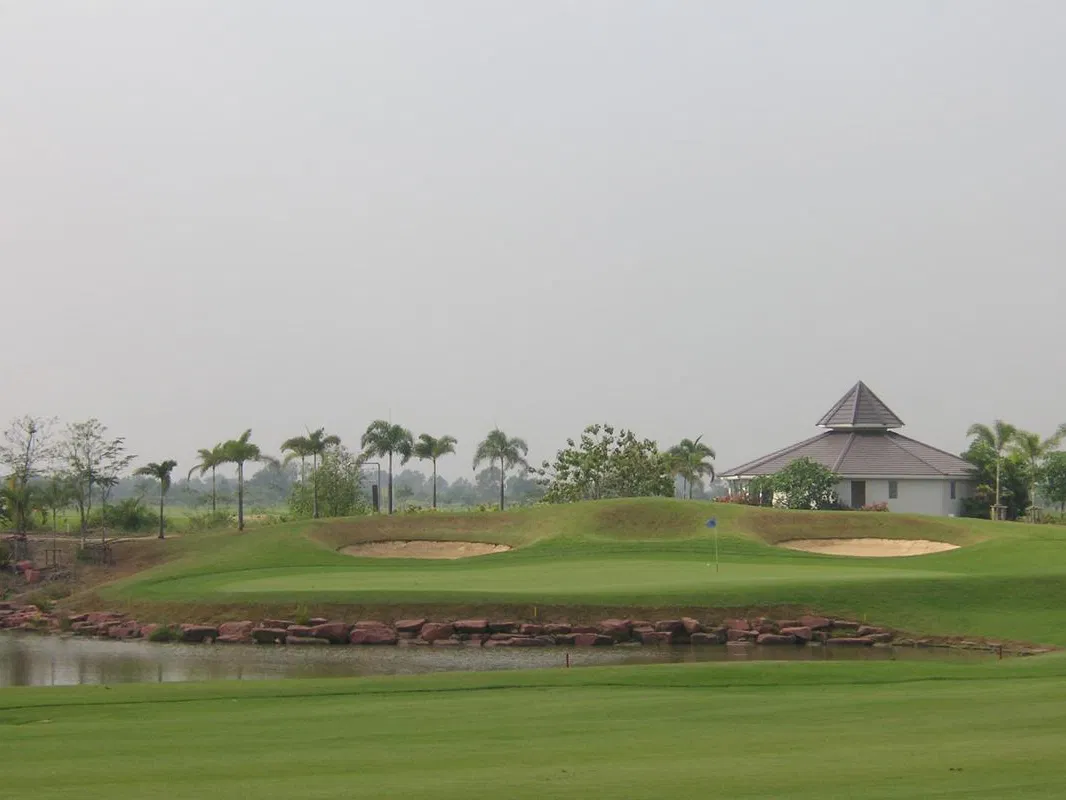 best-ocean-golf-club-bangkok-3.webp