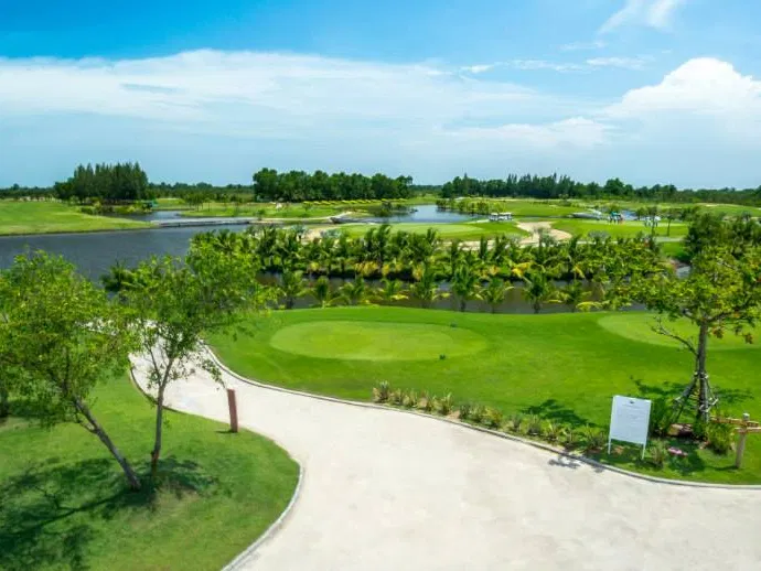 best-ocean-golf-club-bangkok-1.webp