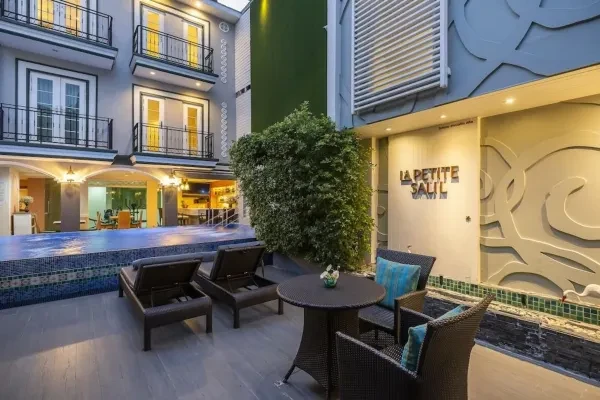 라 쁘띠뜨 살릴 스쿰빗 통로 1