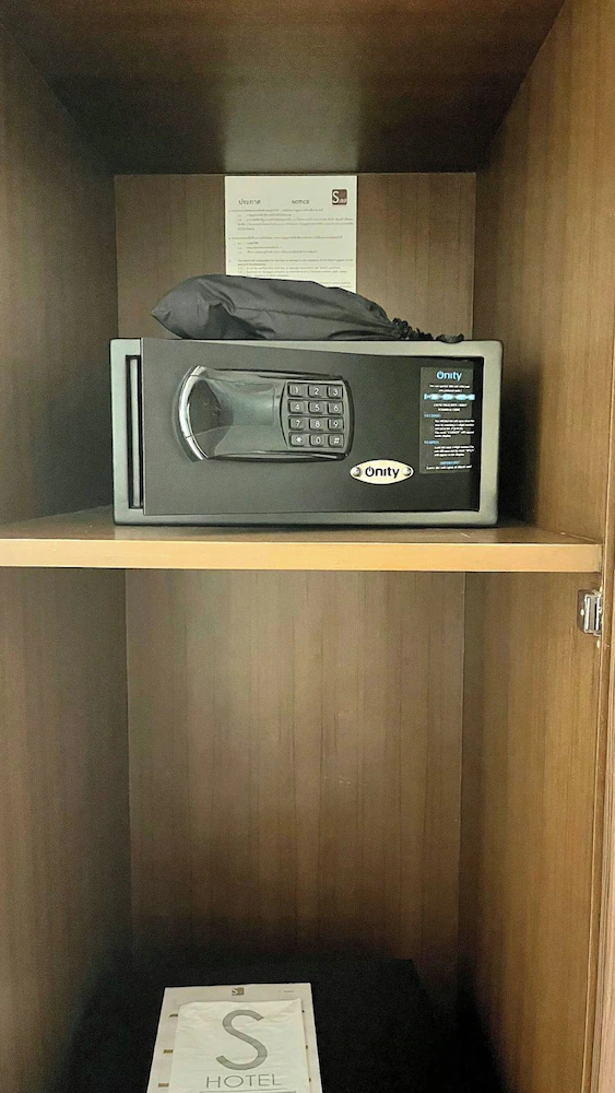 M 디럭스