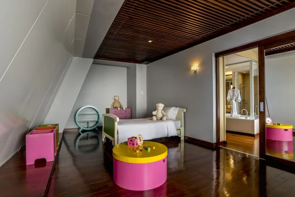 이그제큐티브 패밀리(더블1 + 2층 침대)