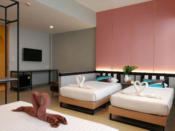 디럭스 쿼드러플